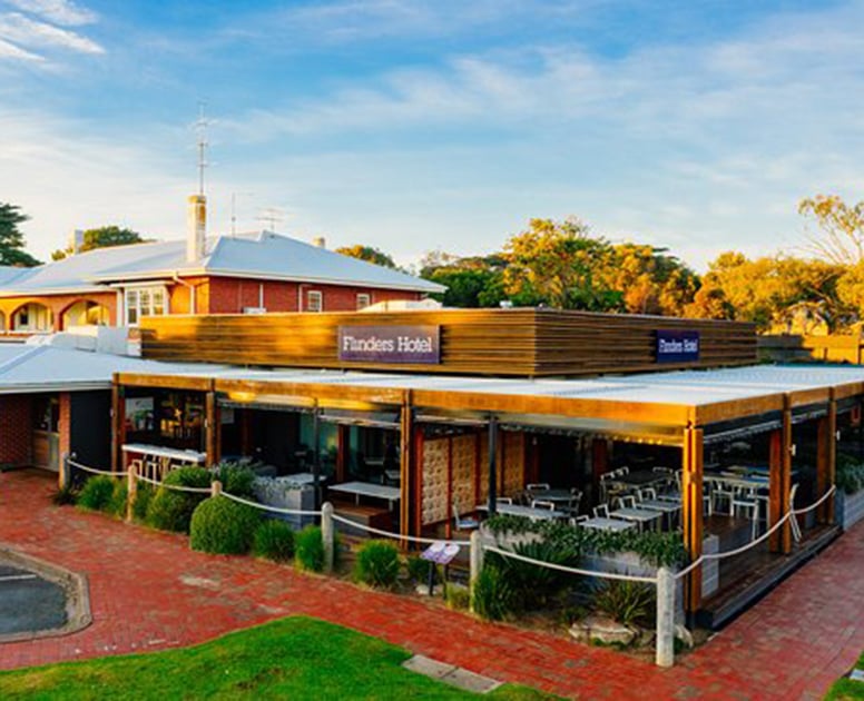 the-deck-bar-bistro